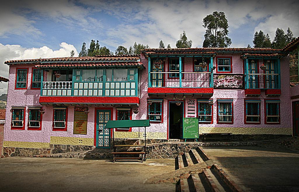 Hotel Los Geranios Duitama Exterior photo